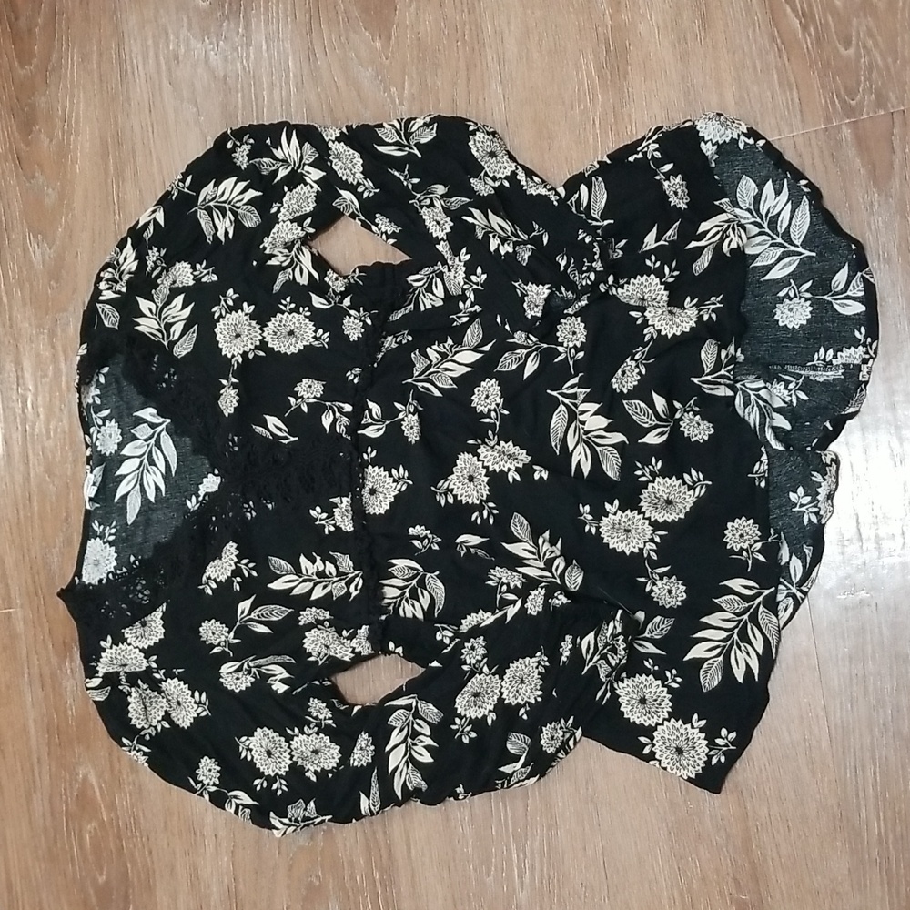 (M) Kismet Peasant Lace Bohemian Flowy Cottagecore Lakeside Vacation Beach